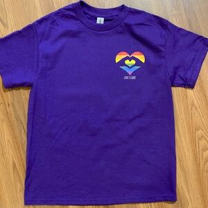 🚨2/$20. Love is love shirt. Size small